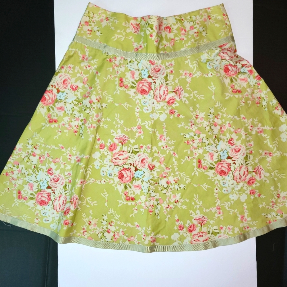 Green floral tea skirt with ribbon